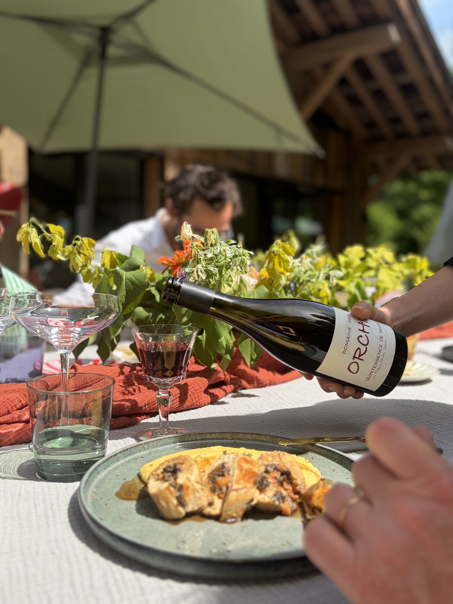 Ballotine de volaille aux morilles et polenta crémeuse, terrasse ensoleillée